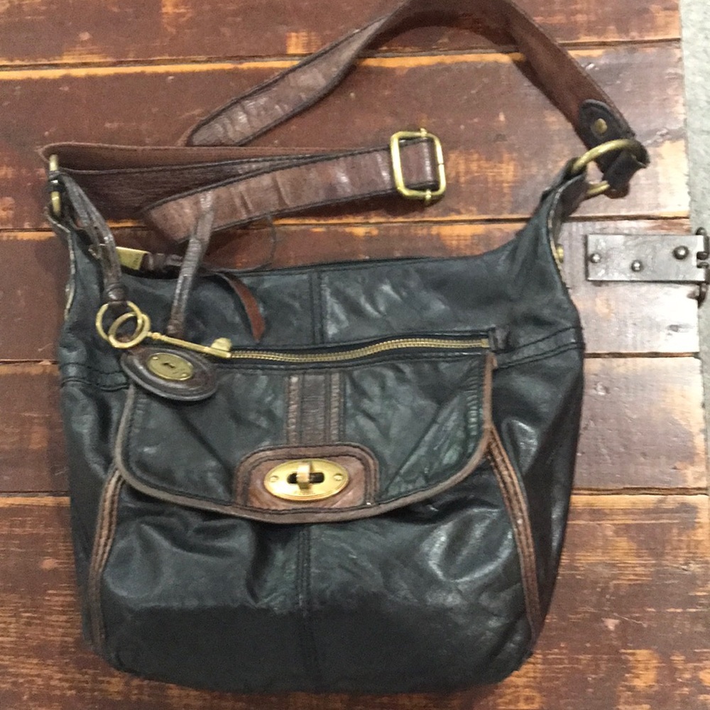 Distressed Leather Fossil Hobo Bag With Key and Fob